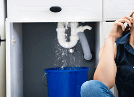 Au secour il y a une fuite d'eau